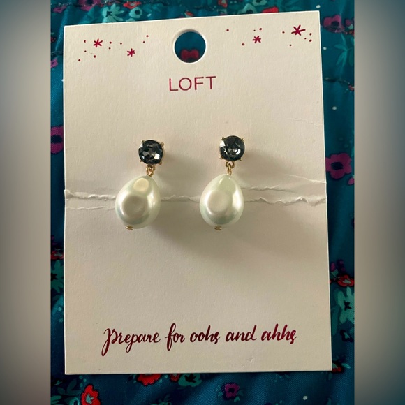 LOFT Jewelry - Final Sale New Loft Drop Faux Pearl earrings.